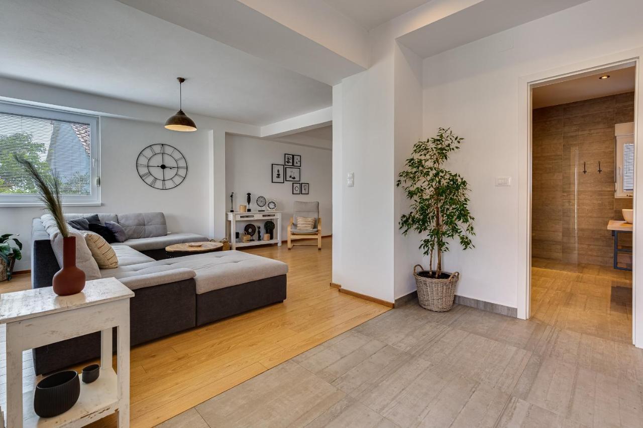 Apartments Juraj Петрчане Экстерьер фото
