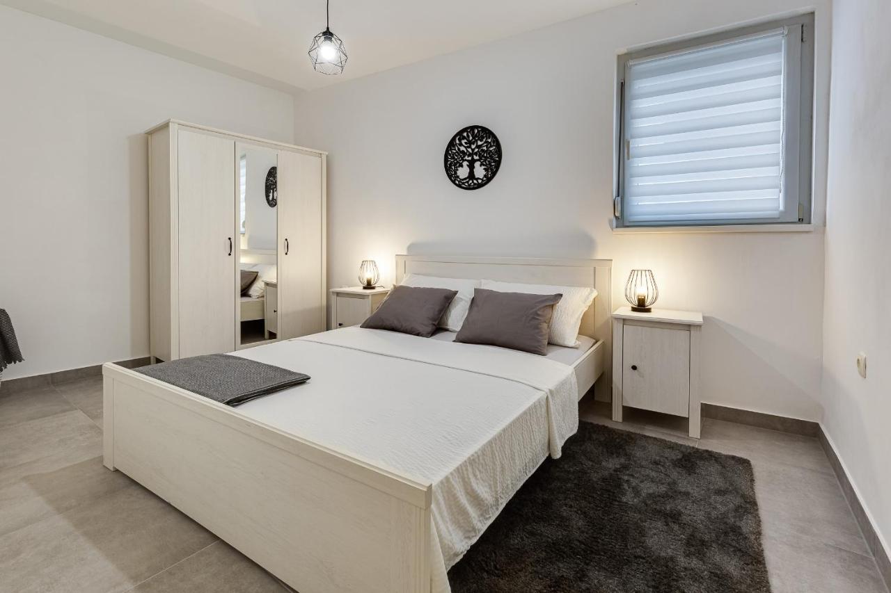 Apartments Juraj Петрчане Экстерьер фото