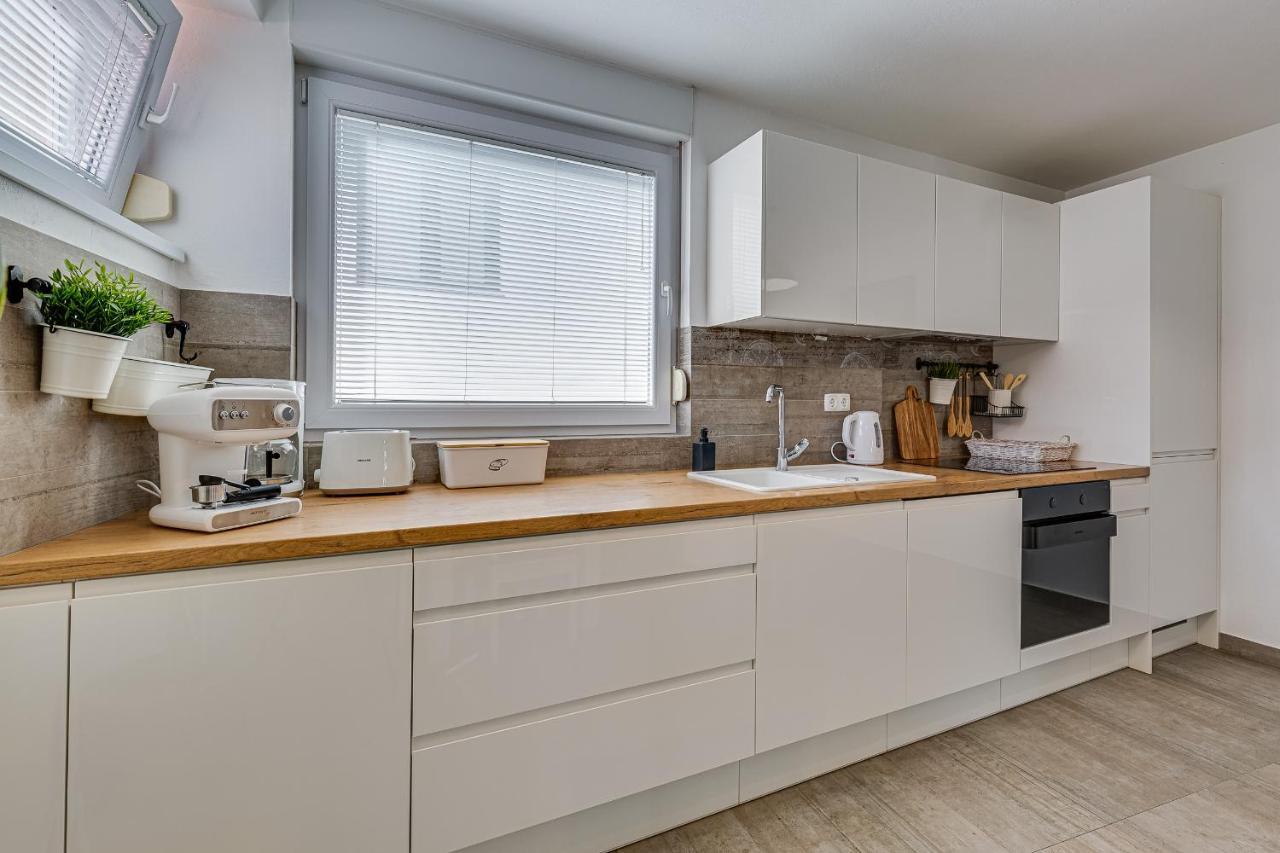 Apartments Juraj Петрчане Экстерьер фото
